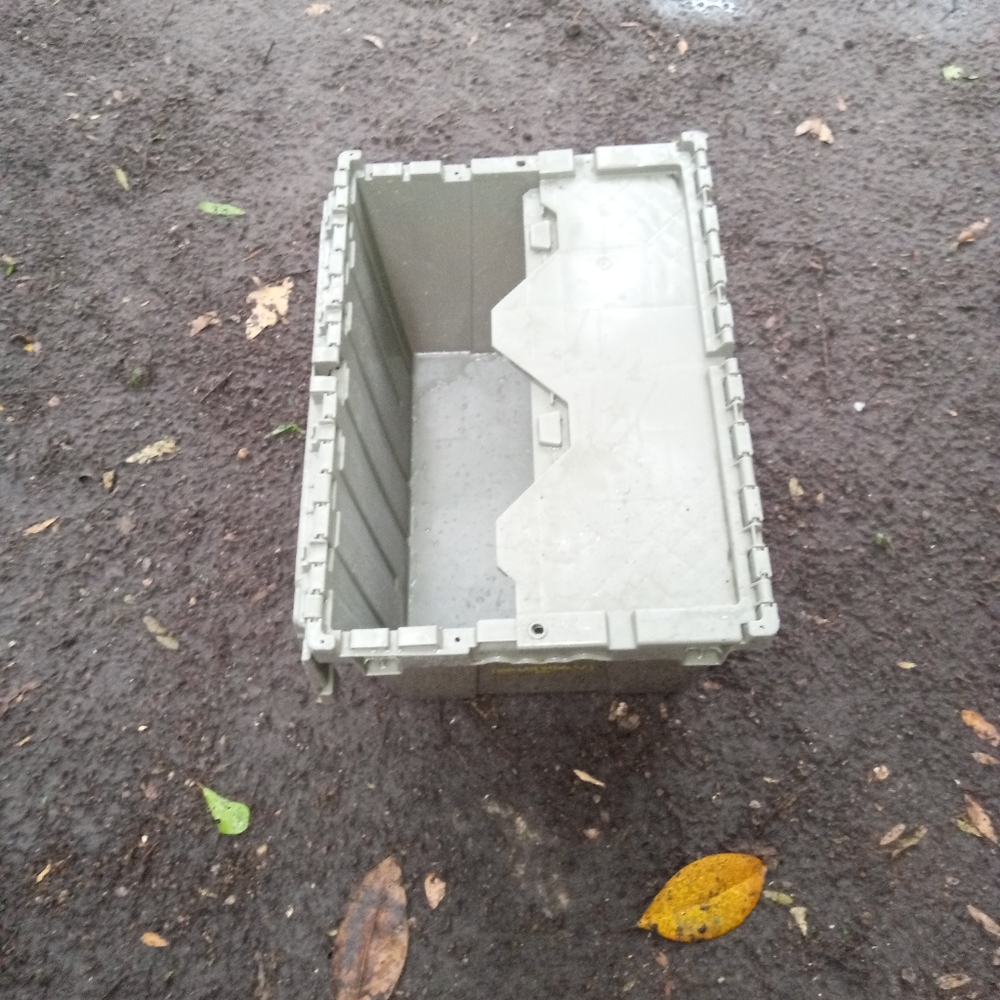 Storage containers - Picture 2 of 6
